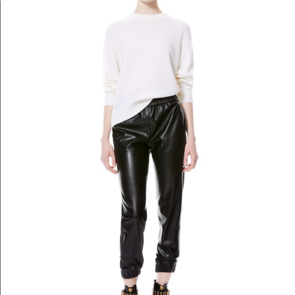 Alice and Olivia : DENVER ROUND HEM SWEATER